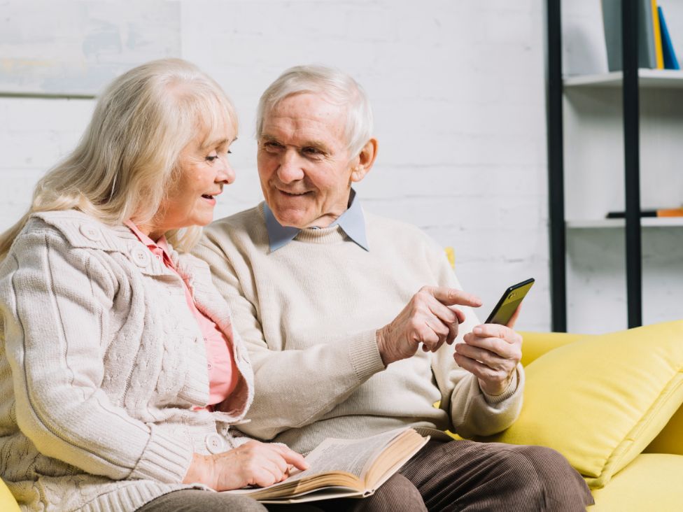 Czy nowe technologie mogą wspierać pracę opiekunki osób starszych?